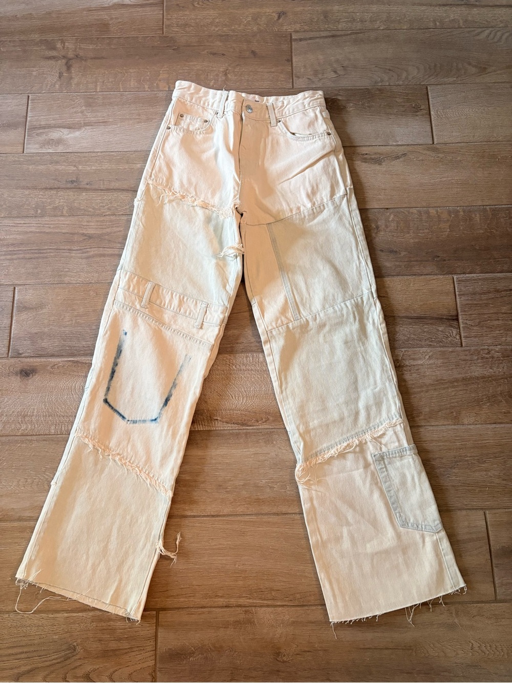 Bershka Baggy Patchwork Distressed Wide Leg Jeans Cream White Size 4